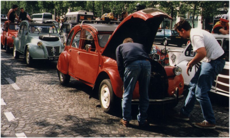 Vapor lock at the Champs Elysees