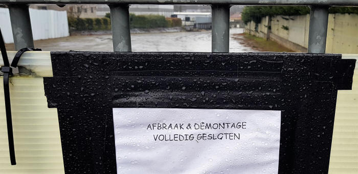 GESLOTEN